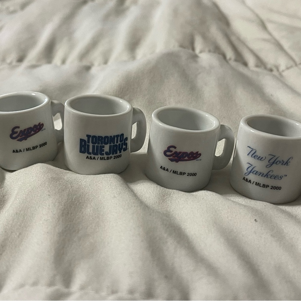 2000 MLB Mini ceramic mugs - set of 15